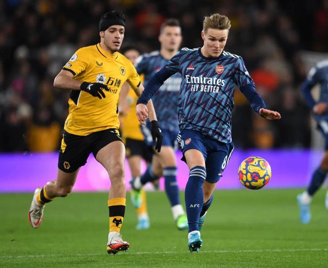 关于关键一战！球队险胜晋级半决赛的信息