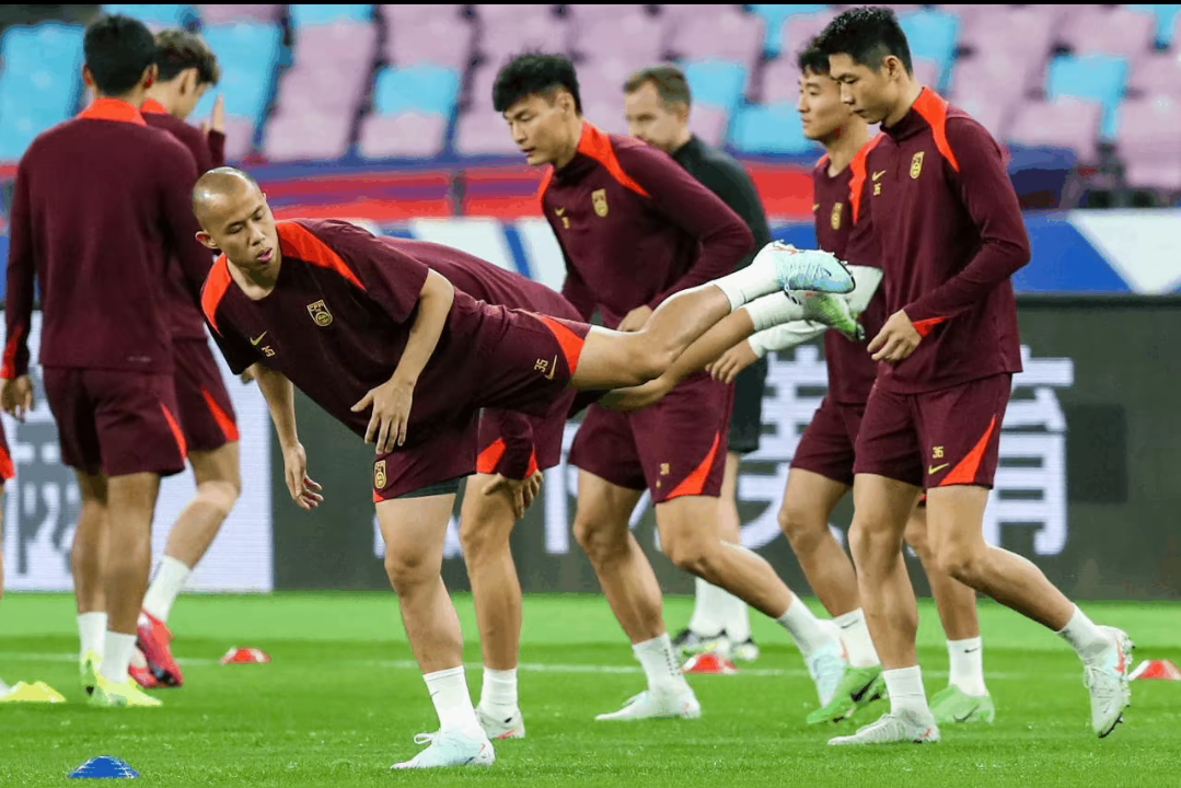 黑山共和国球员踢球热情，战胜对手的简单介绍