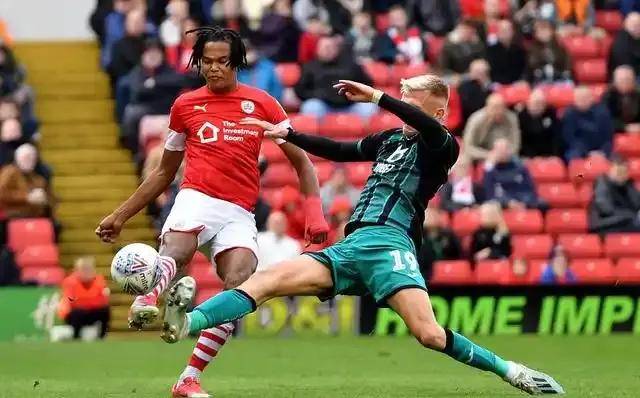 包含南安普顿主场失利，保级形势日趋严峻的词条