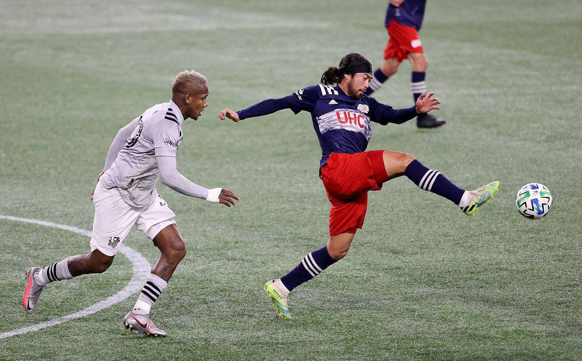 包含那不勒斯主场惨败，遭遇低迷的词条