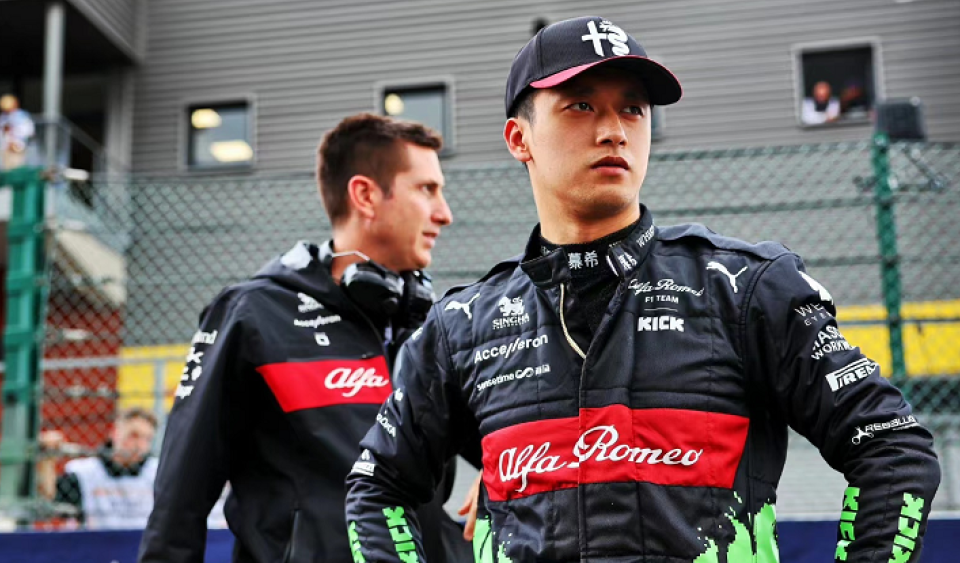 红牛车队力克红牛二队，周冠宇惊艳四座