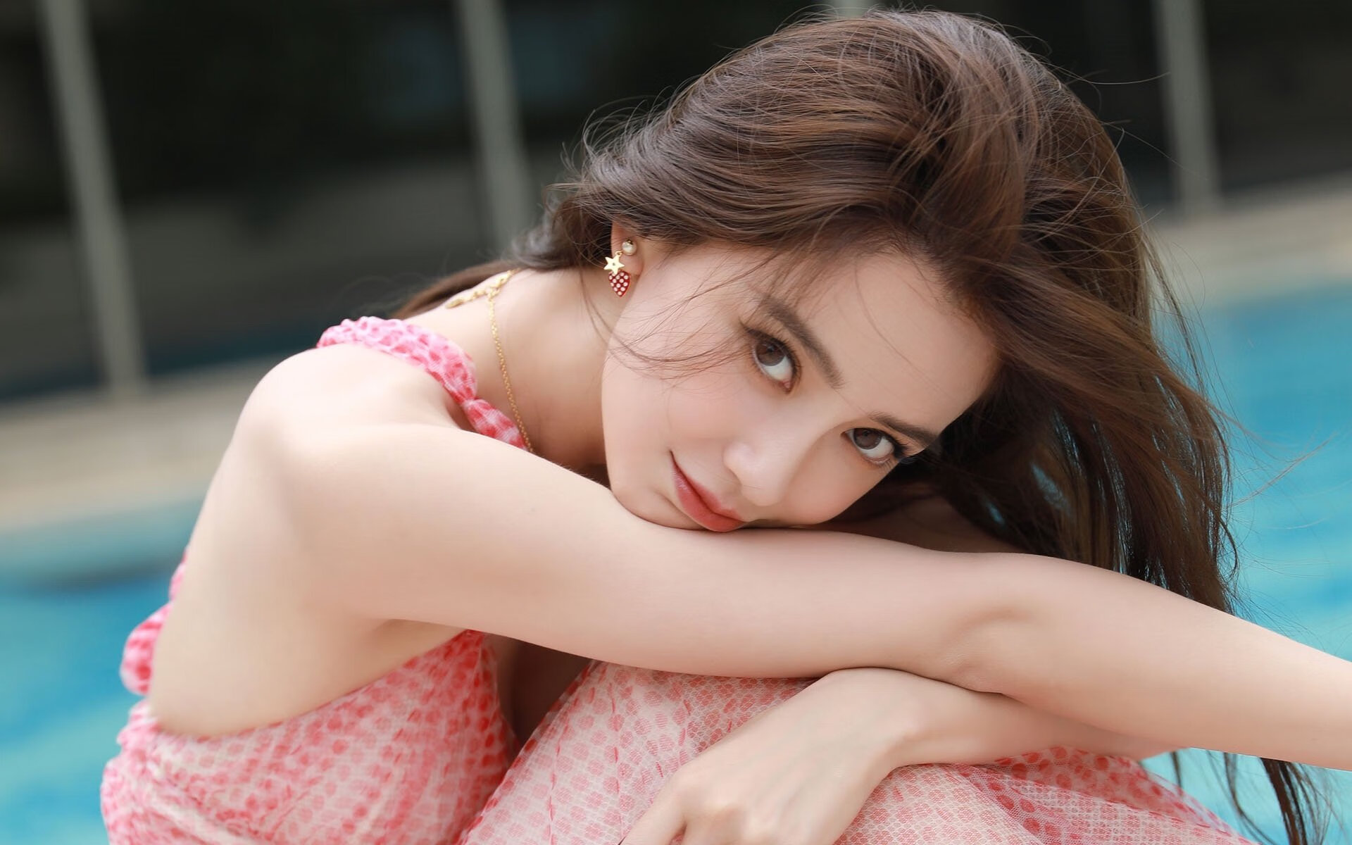 当龙形图腾遇见三叶草,一场撕裂时空的篮球神话