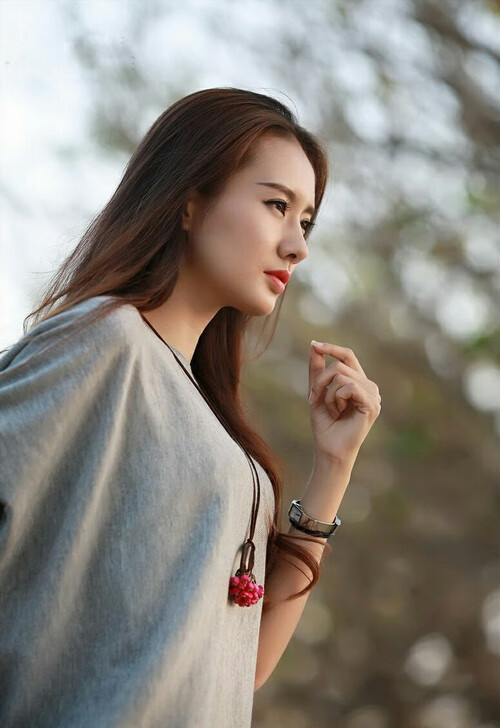 蓝鹰惊梦，维尼修斯准首秀点燃安菲尔德，红军鹰击震撼欧洲