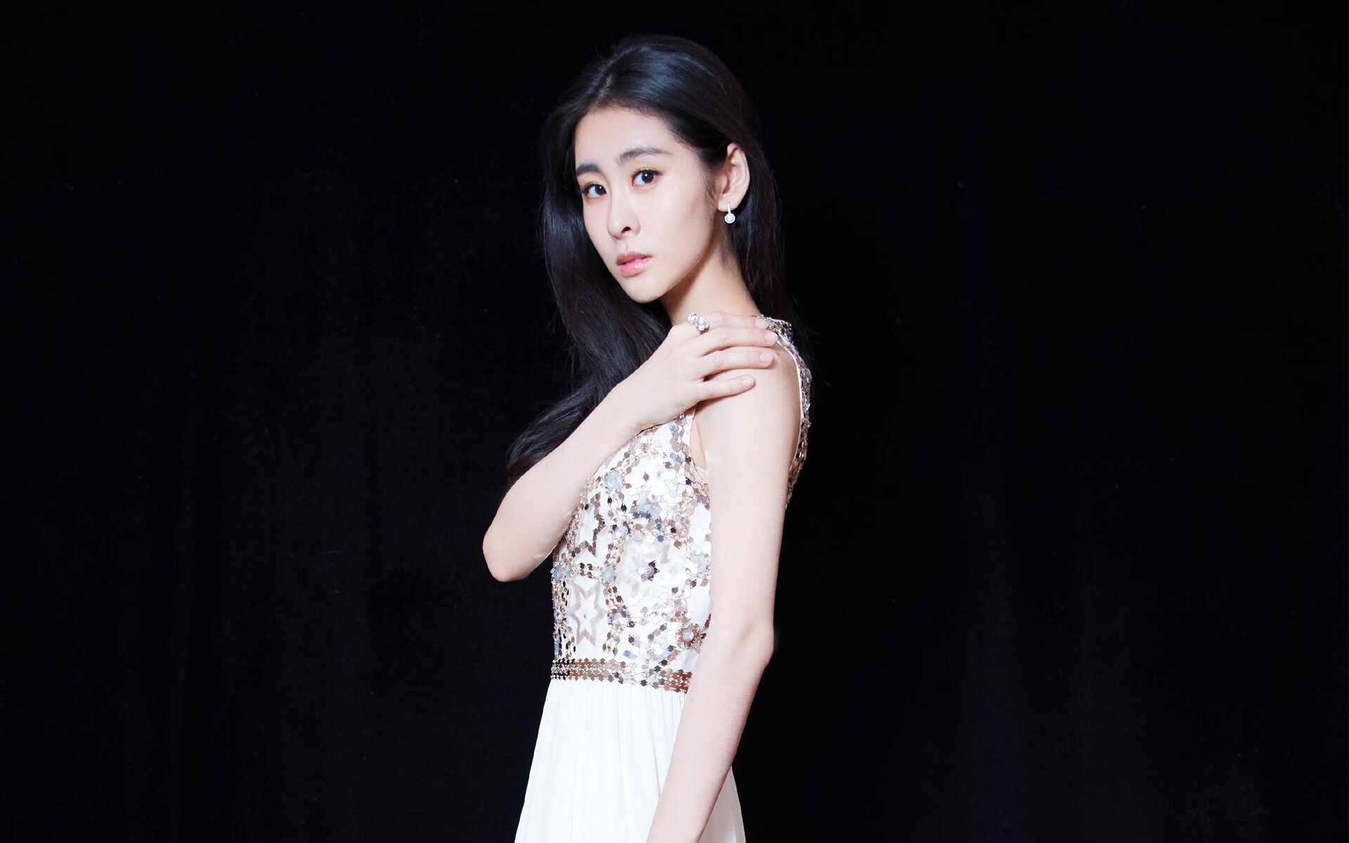 速度与意志，F1巴林揭幕战与巴黎欧冠鏖战的平行交响